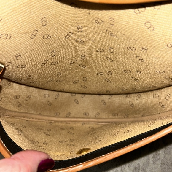 Christian Dior Vintage black shiny canvas and tan leather shoulder bag - Picture 14 of 17